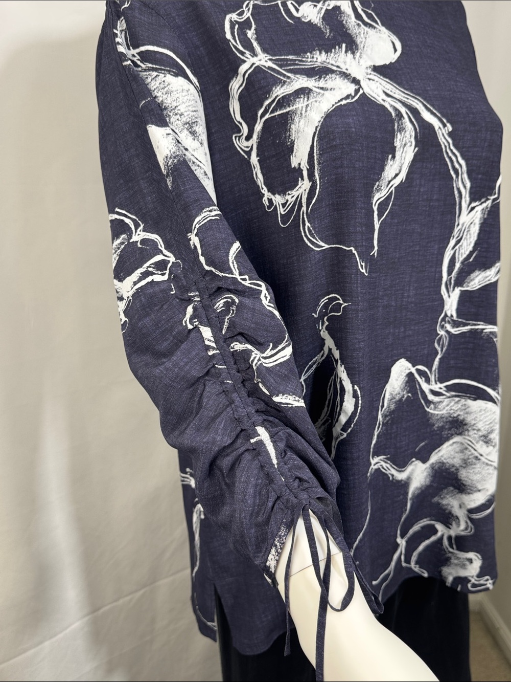 Lafayette 148 New York Georgina Silk Floral Blouse Large - Picture 5 of 11